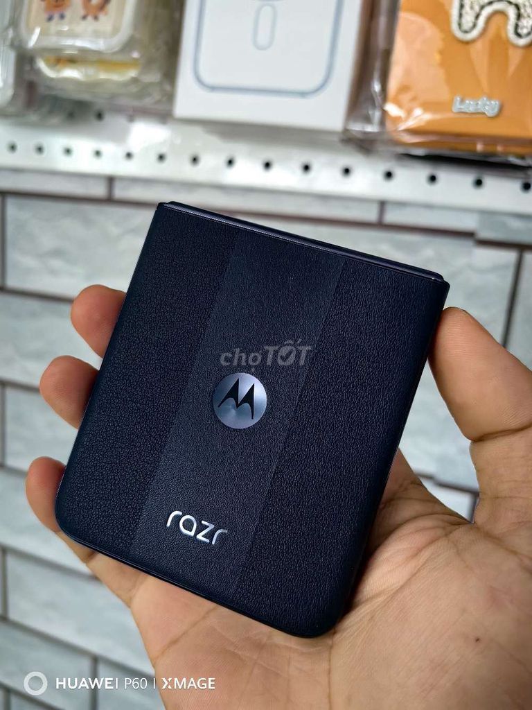 Motorola Razr 50 Ultra 256GB Đen. Mua bán Điện thoại tại Thành phố Long Xuyên An Giang được đăng bởi Bơ Store  Điện thoại xách tay hình 1