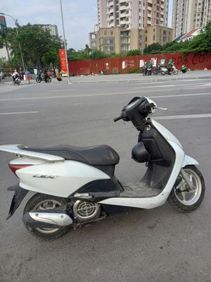 Xe máy Honda Lead màu trắng, số tự động. Mua bán Xe máy tại Quận Hoàn Kiếm Hà Nội được đăng bởi Mr tín 
