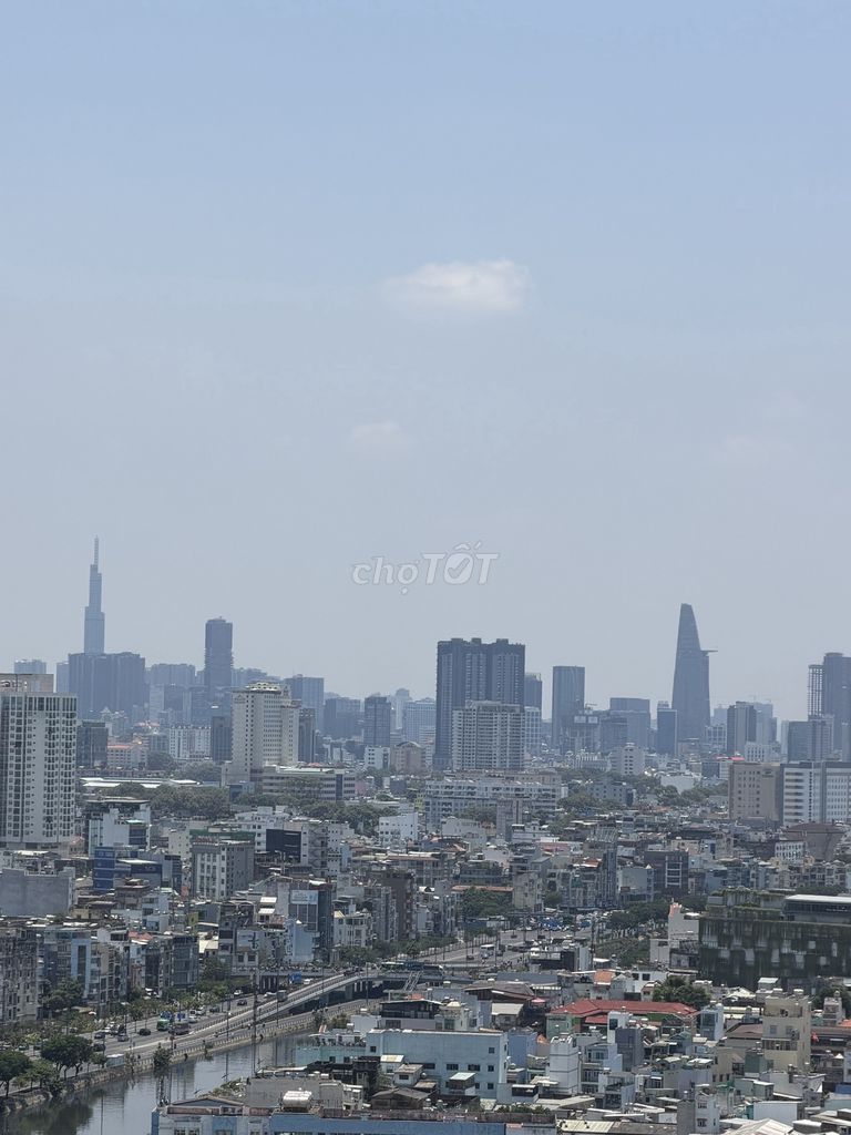 Cho thuê căn Góc 3 PN view quận 1 nhà mới 100%