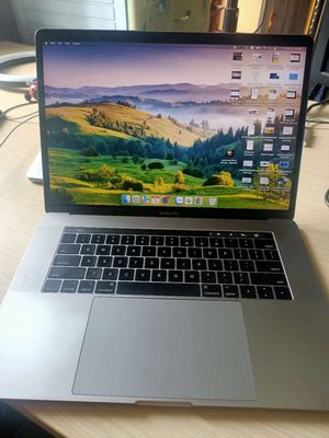Apple MacBook Pro 2017 i7 16GB/512GB