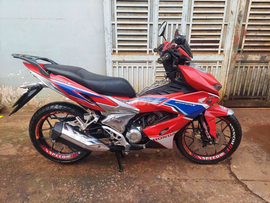 Honda Winner X красный, Вьетнам