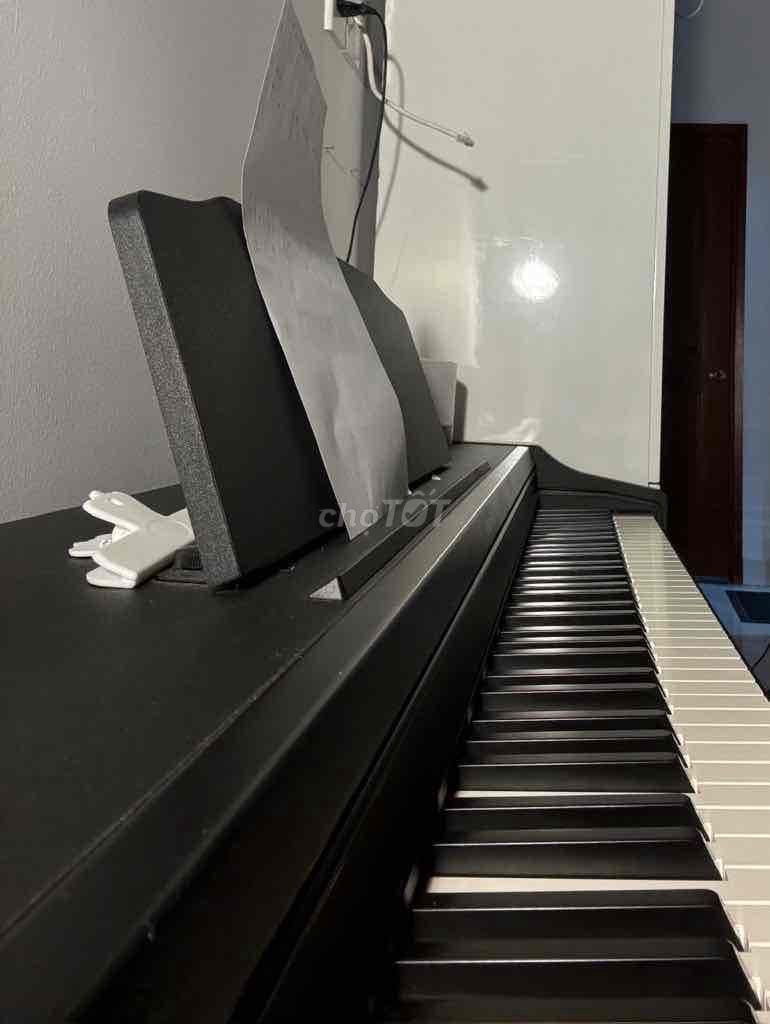 Bán Đàn Piano Roland 102