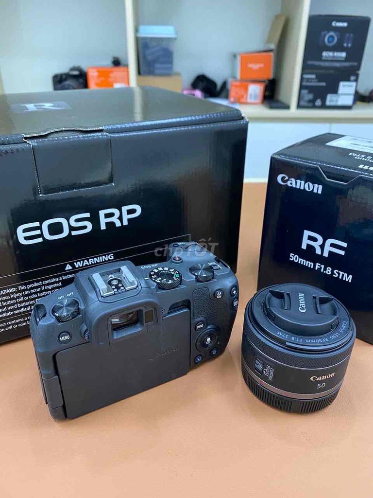 Máy ảnh Canon EOS RP Fullbox kèm lens rf50mm. Mua bán Máy ảnh, Máy quay tại Quận 5 Tp Hồ Chí Minh được đăng bởi Phan Thế Phong  hình 1