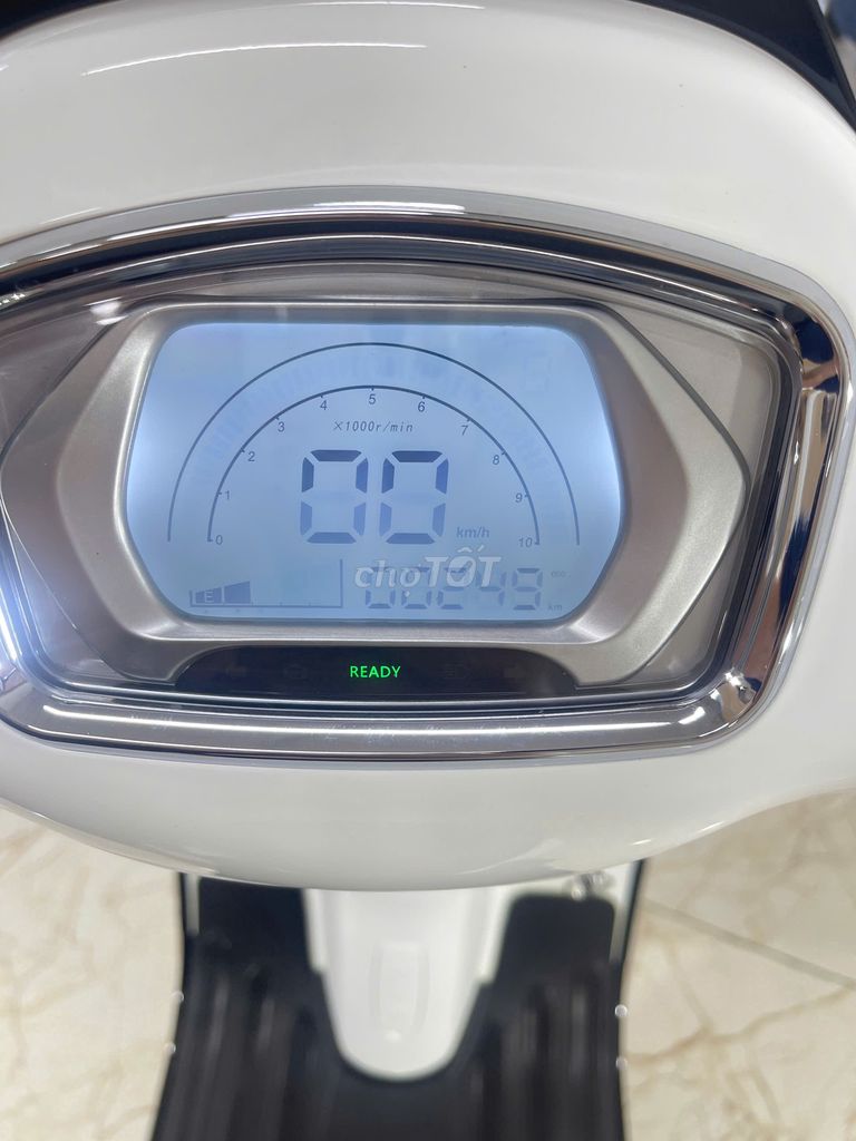 Victoria vespa 50cc chạy 200km rẻ hơn mới 5tr. Mua bán Xe điện tại Quận Ô Môn Cần Thơ được đăng bởi XE MÁY QUANG TRẦN chuyen bán xe trúng thưởng  hình 2