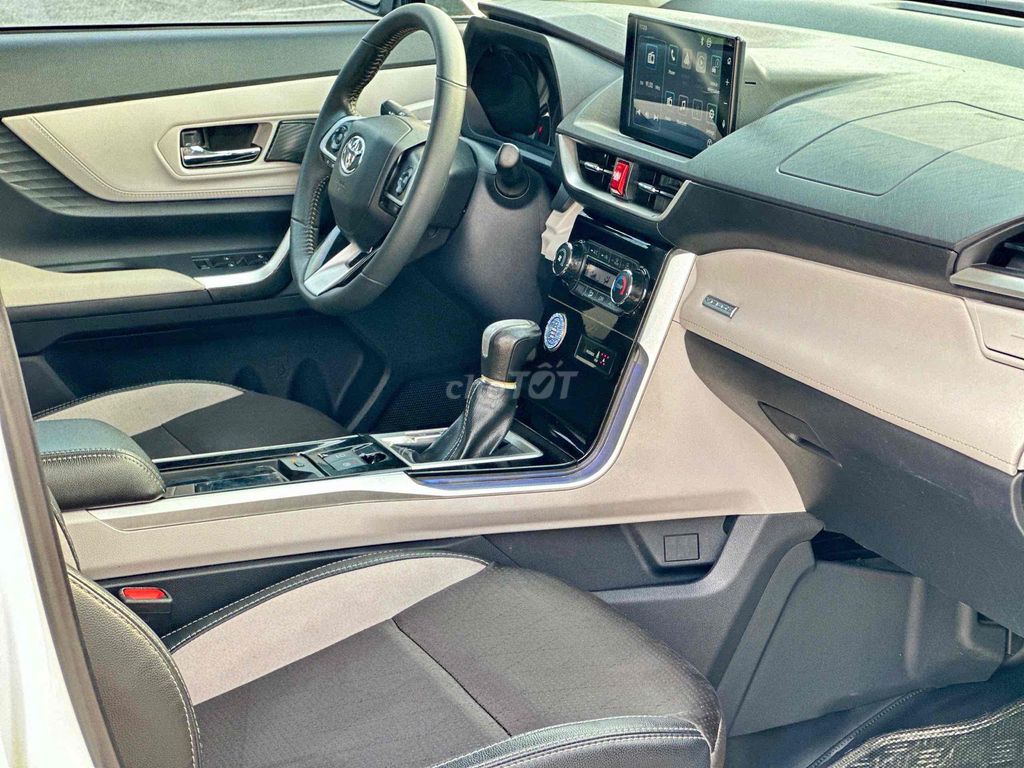 Cần Bán Toyota Veloz Cross 2022 CVT ,số Tự động ☎️. Mua bán Ô tô tại Quận Hoàng Mai Hà Nội được đăng bởi Anh Tuy hình 8