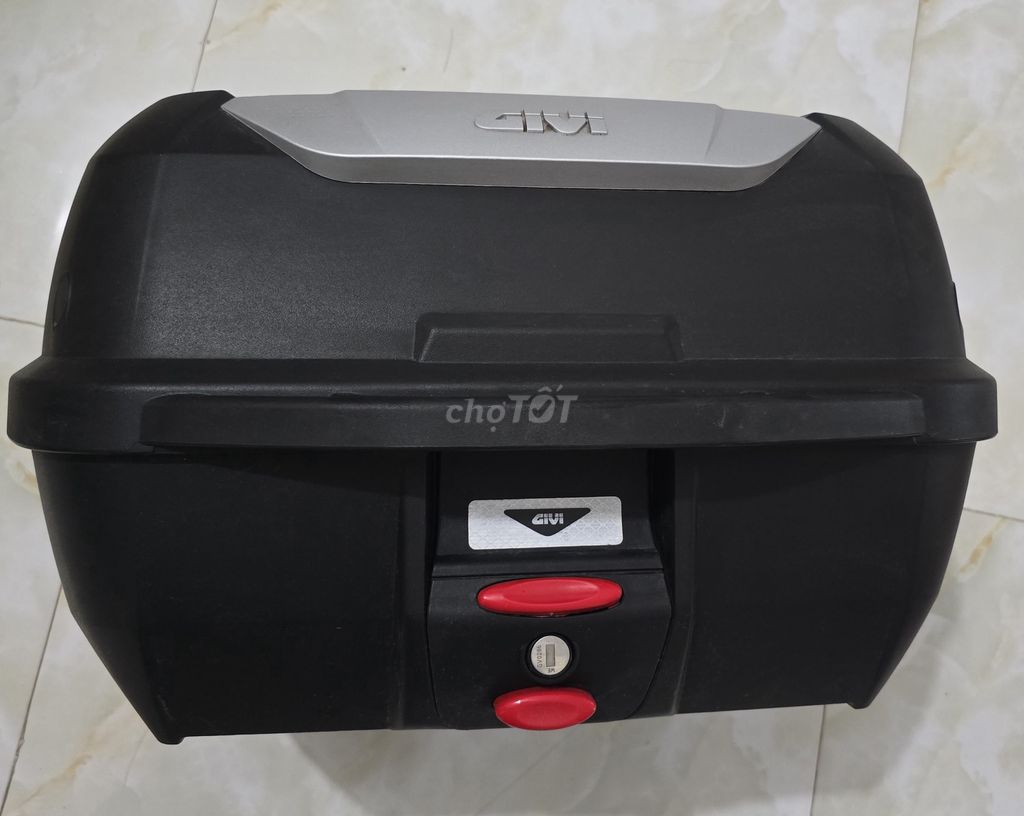 Hộp đựng sau xe GIVI 43L. Mua bán Nội thất, đồ gia dụng khác tại Thành phố Vĩnh Yên Vĩnh Phúc được đăng bởi Huy Nguyenhoang hình 1