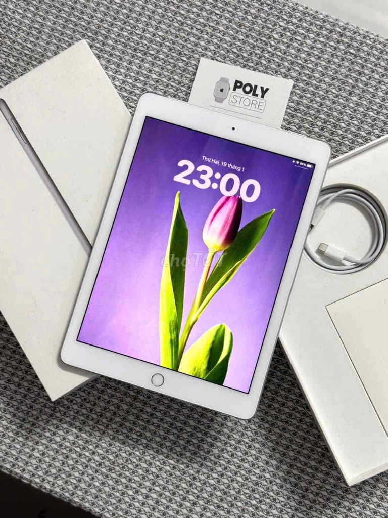 📲Apple iPad Gen 6 32GB 4G Bạc 9.7 inch 99%. Mua bán Máy tính bảng tại Quận Bình Tân Tp Hồ Chí Minh được đăng bởi POLY STORE APPLE hình 1