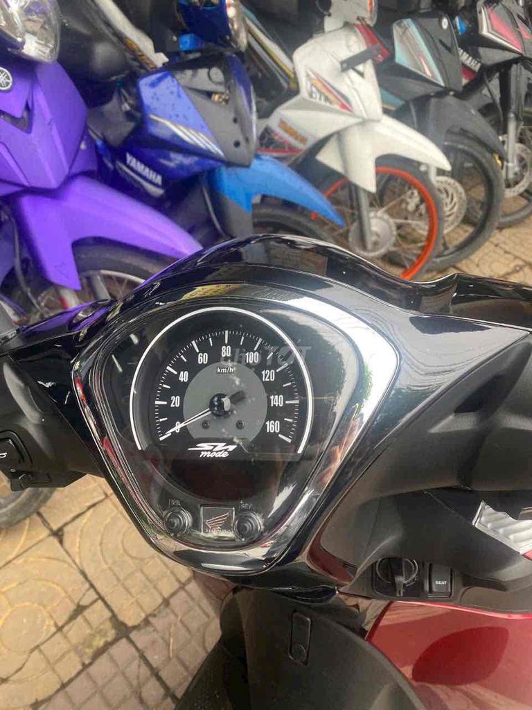 Honda SH Mode Đỏ Đã qua sử dụng. Mua bán Xe máy tại Thành phố Sa Đéc Đồng Tháp được đăng bởi Xe Máy 66 Đồng Tháp Giá Rẻ hình 3