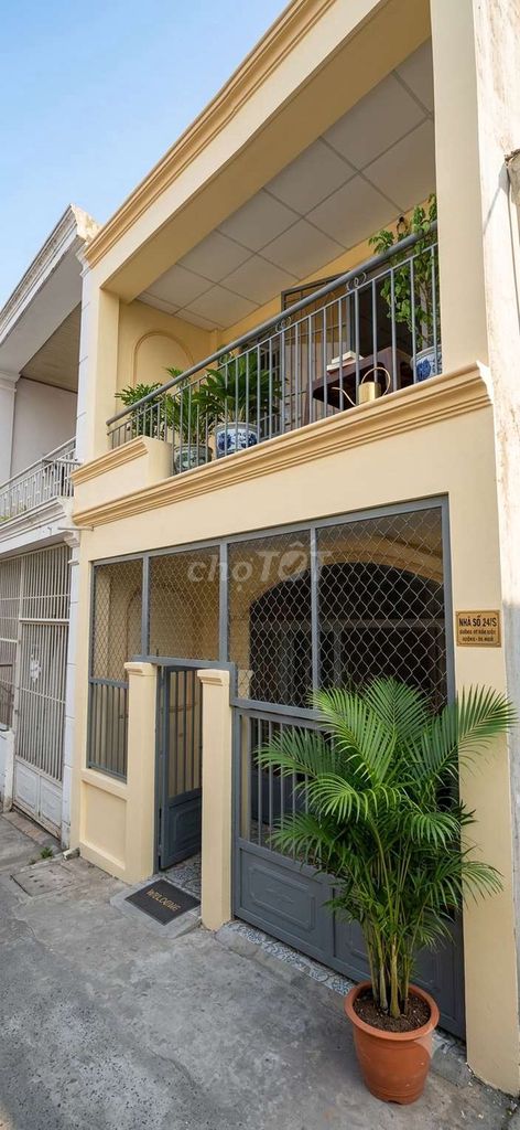 Bán gấp nhà gần chợ Lê Thị Ngay, 4x10, lầu suốt, bancon, hẻm thông 4m