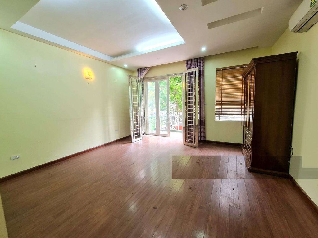 Cho thuê căn nhà 90m2 x 5 tầng mặt phố Xuân Quỳnh, Trung Hòa, Cầu Giấy