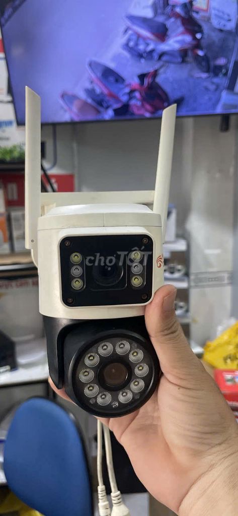 Camera Yoosee Q42 Trắng Đen. Mua bán Máy ảnh, Máy quay tại Quận Tân Phú Tp Hồ Chí Minh được đăng bởi Camera năng lượng mặt trời hình 1