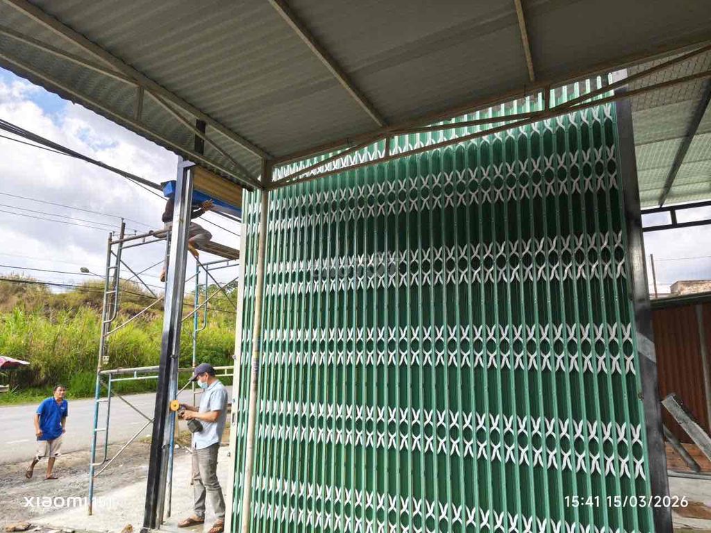 Cửa kéo Kim loại Đen Trắng. Mua bán Nội thất, đồ gia dụng khác tại Quận 10 Tp Hồ Chí Minh được đăng bởi Cua Cuon Cua Keo hình 1