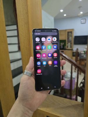 Galaxy Z Flip 4 Gold 256GB hoặc trao đổi. Mua bán Điện thoại tại Quận Hoàng Mai Hà Nội được đăng bởi Hoang Club