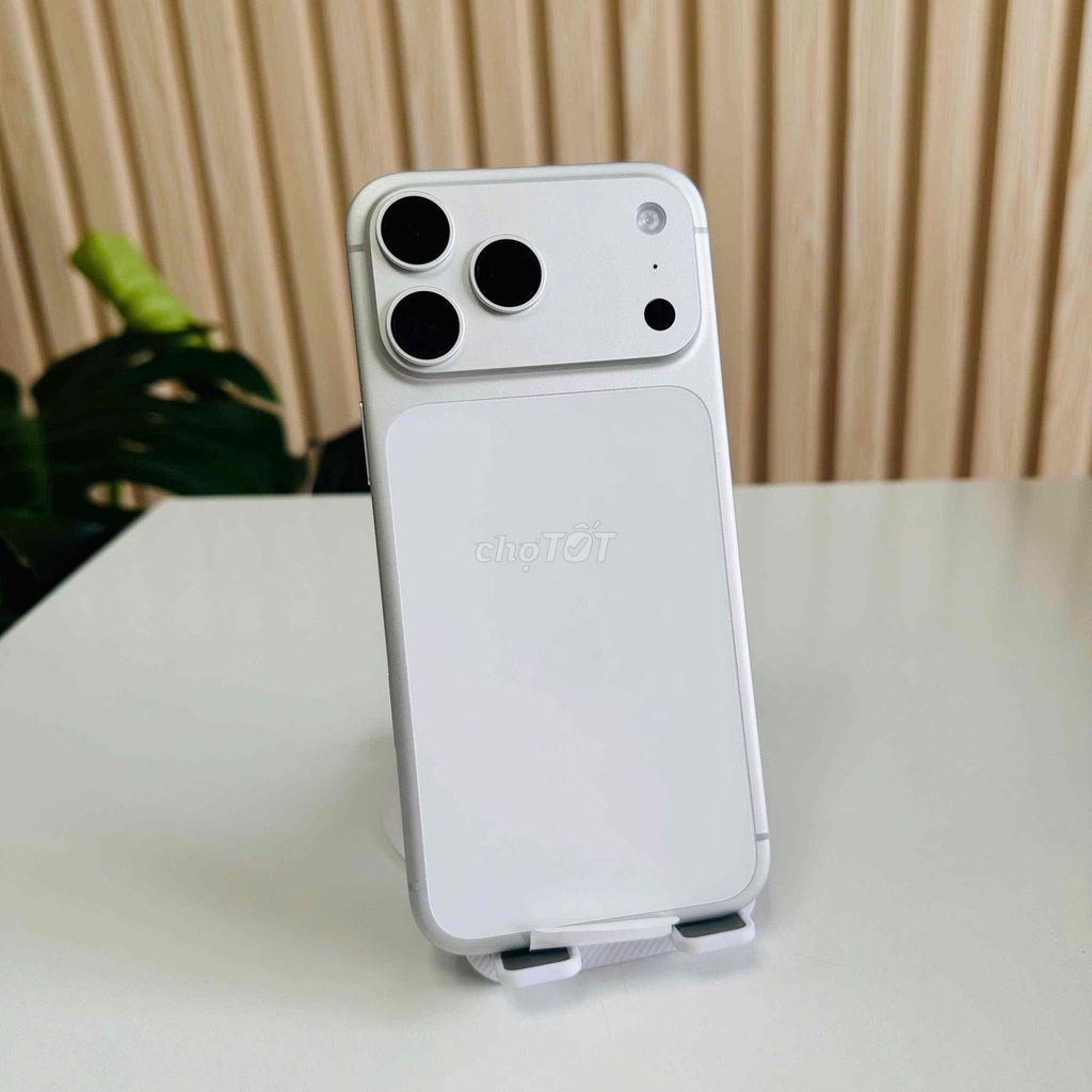 iPhone 17 Pro Max Lock CNC -256GB - Máy Mew. Mua bán Điện thoại tại Quận Ninh Kiều Cần Thơ được đăng bởi Hmphone hình 1
