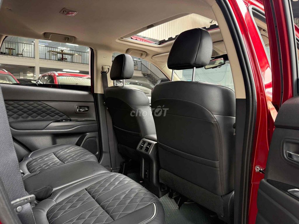 Mitsubishi Outlander 2022 Premium 2.0. Mua bán Ô tô tại Thành phố Thủ Đức Tp Hồ Chí Minh được đăng bởi Long Auto Vạn Phúc hình 17