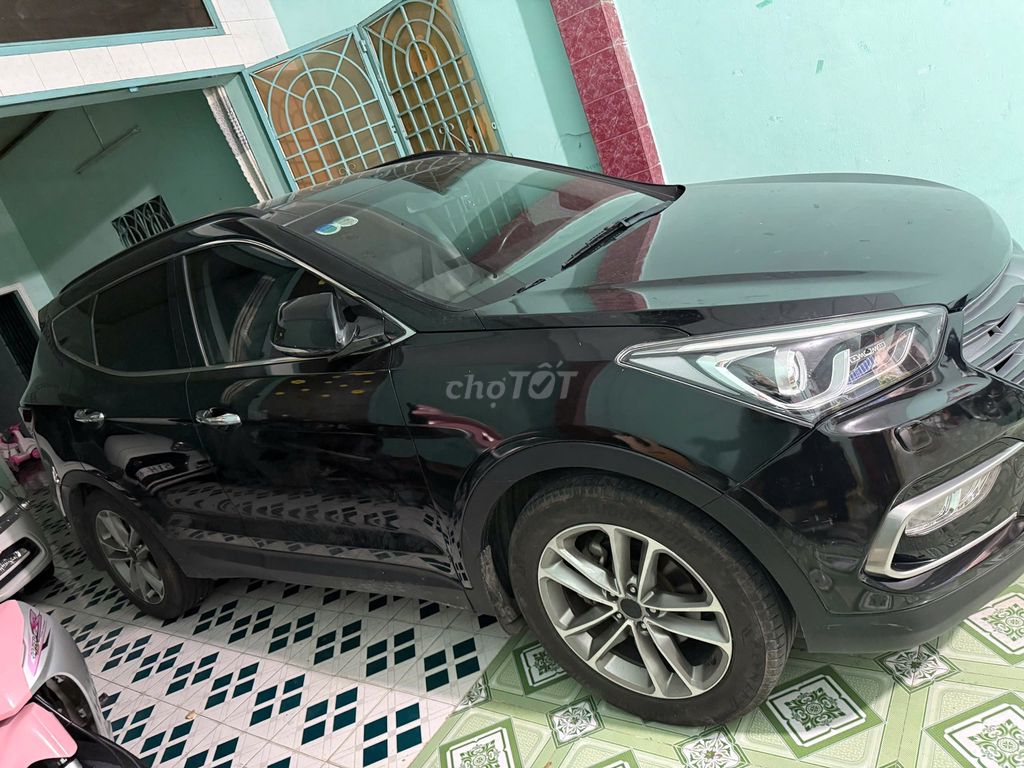 Hyundai Santa Fe 2017 2.4 AT 4 WD - 130000 km. Mua bán Ô tô tại Quận Bình Tân Tp Hồ Chí Minh được đăng bởi Nguyễn Đình Trí hình 1