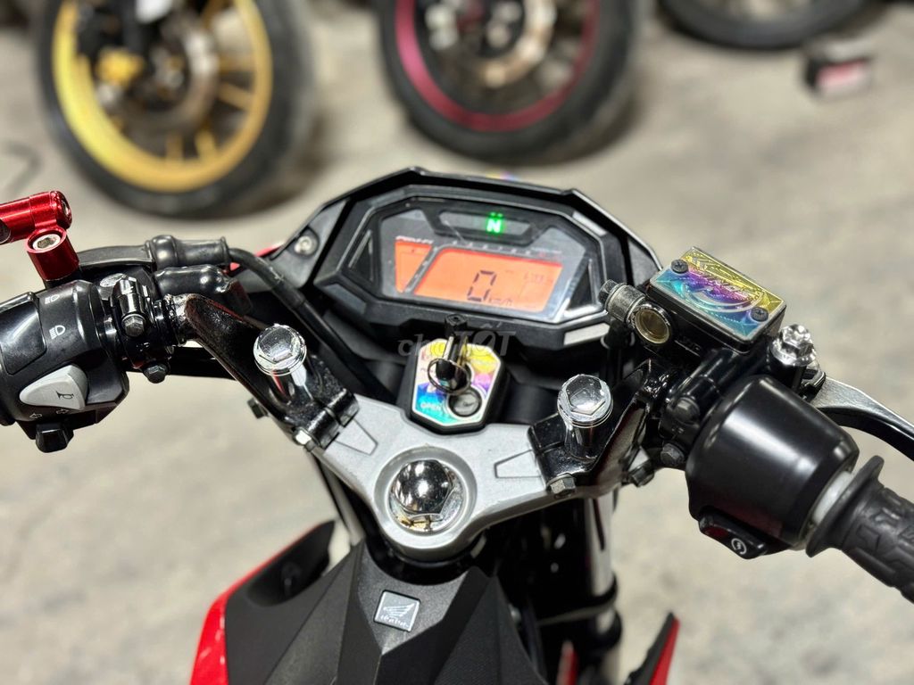 XE MÁYTHANH TÙNG_SONIC 150 ĐỎ TRẮNG LƯỚT BAO ZIN. Mua bán Xe máy tại Quận Nam Từ Liêm Hà Nội được đăng bởi THANH TÙNG hình 5