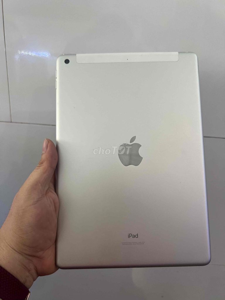 Apple iPad thế hệ 8 128GB Bạc. Mua bán Máy tính bảng tại Quận Tân Phú Tp Hồ Chí Minh được đăng bởi Pham Tâm hình 1