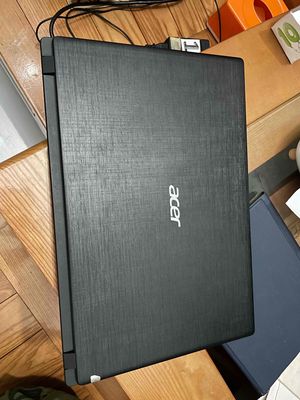 Laptop Acer máy đẹp, pin cầm lâu, sạc zin theo máy