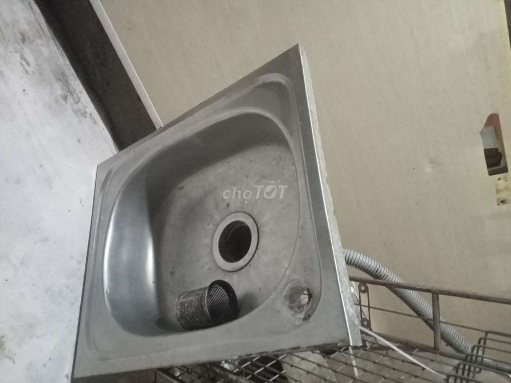 Thành lý bồn lavabo đơn