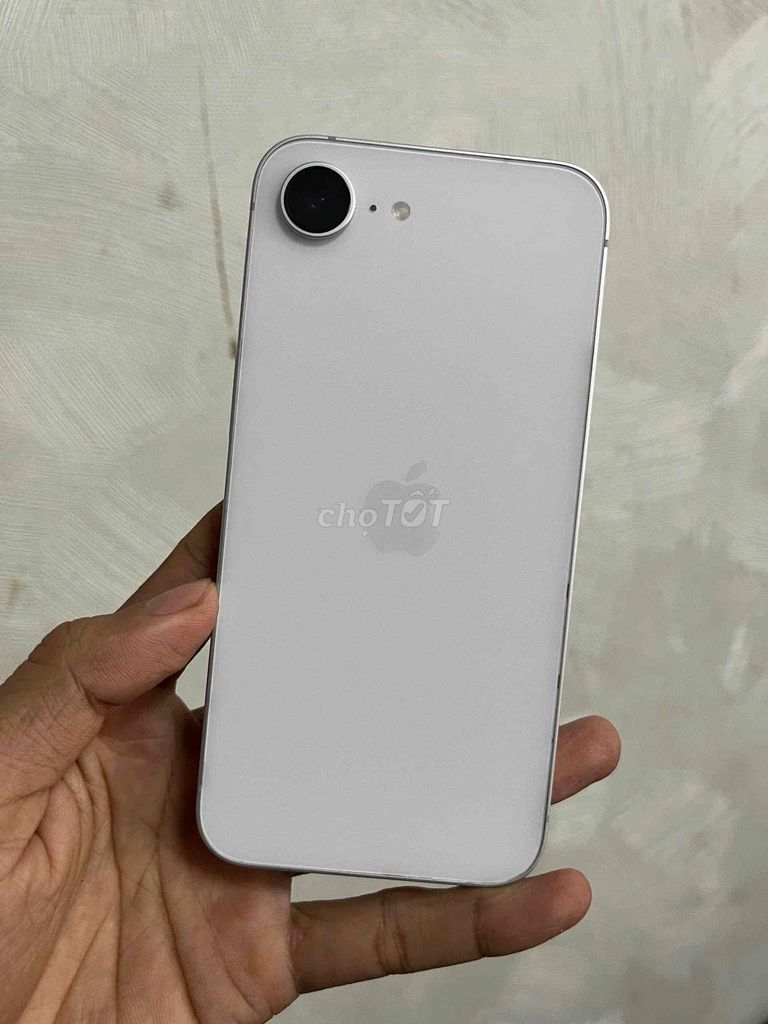 Apple iPhone 16e Trắng Đã sử dụng. Mua bán Điện thoại tại Quận 7 Tp Hồ Chí Minh được đăng bởi Trâm bán táo  hình 1