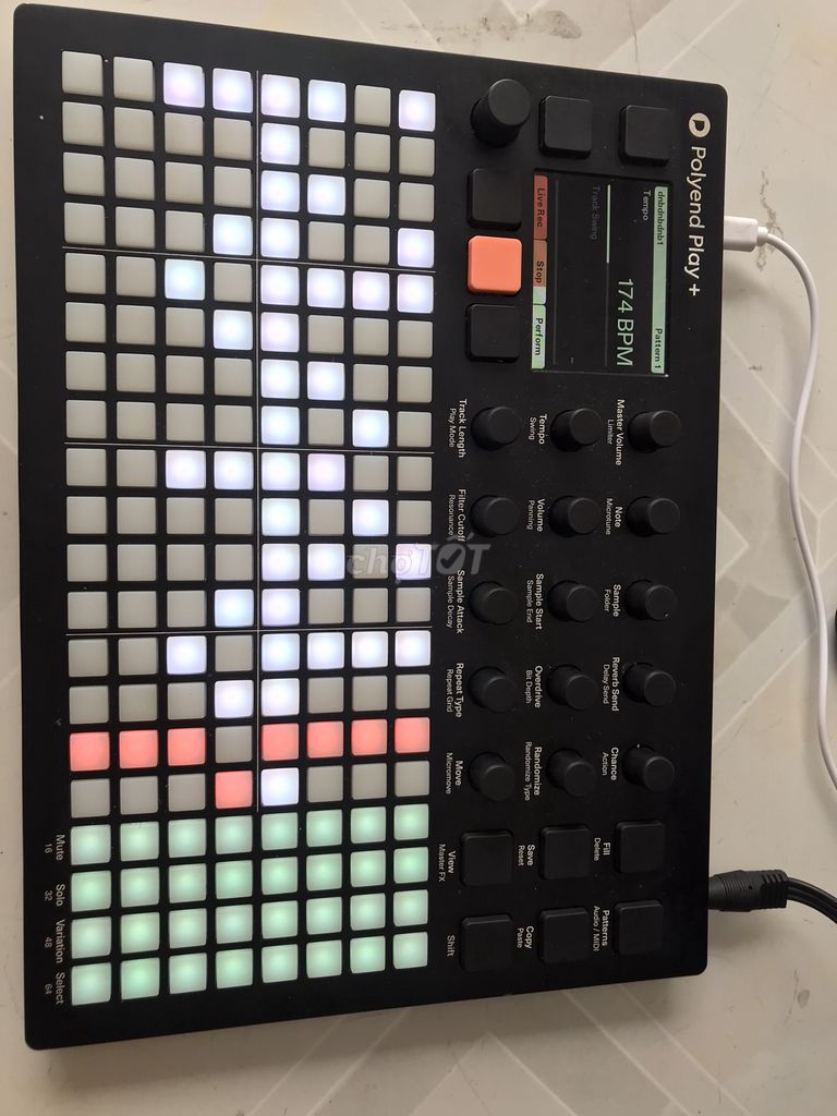 Launchpad Polyend Play Sampler, Groovebox