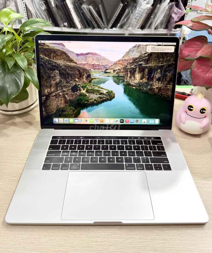 Macbook Pro 2018 i7 Ram 32 SSD 512GB máy zin đẹp. Mua bán Laptop tại Quận Hai Bà Trưng Hà Nội được đăng bởi Akiba shop hình 1