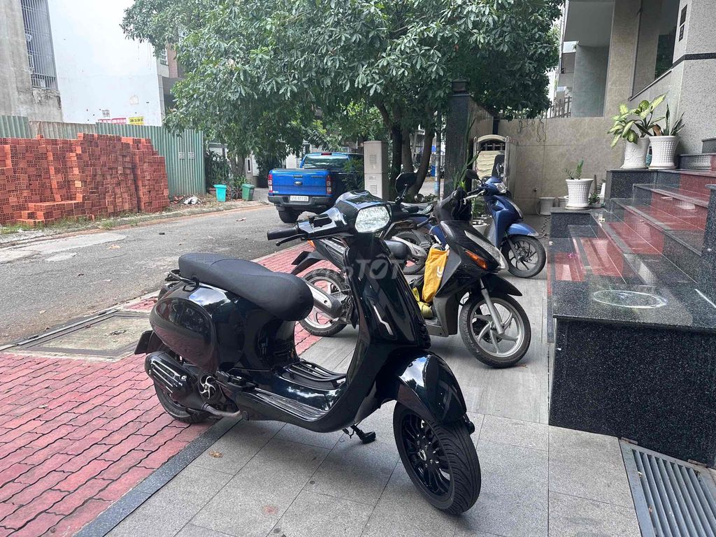 Piaggio Vespa 125 iget черный 34000 км