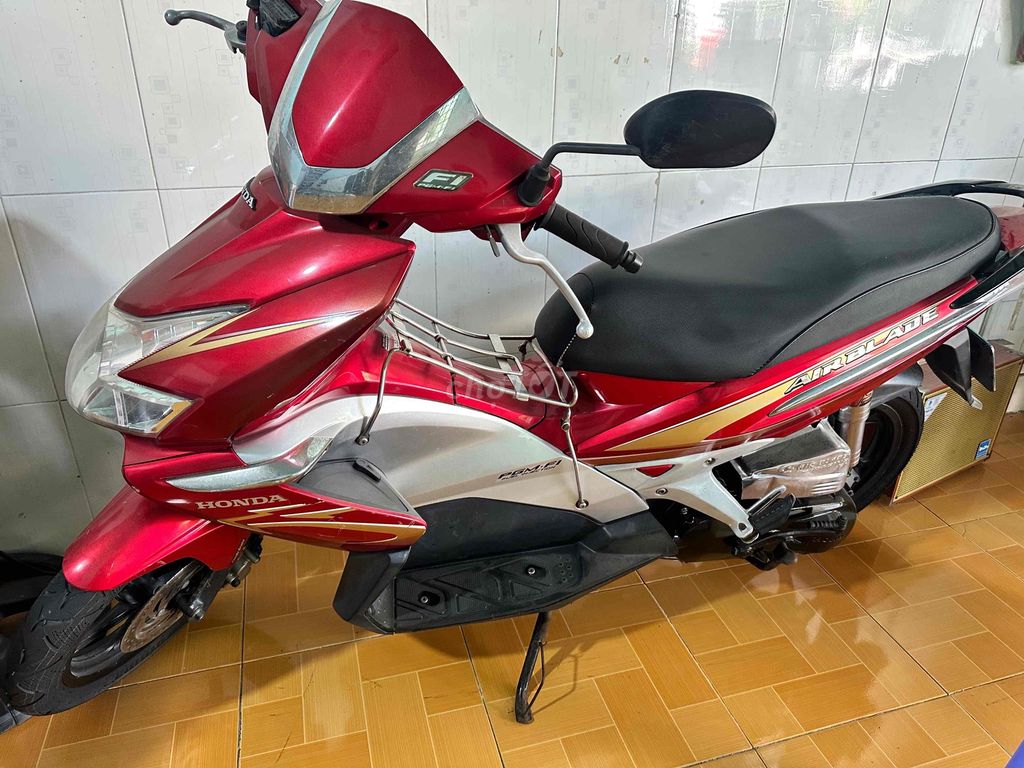 Honda Air Blade 2010 Đỏ. Mua bán Xe máy tại Huyện Hóc Môn Tp Hồ Chí Minh được đăng bởi Khanh Nhựt hình 1