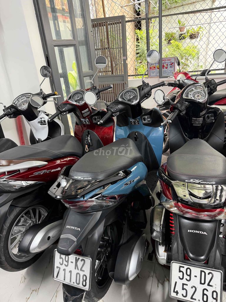 Модель Honda SH 2022, зеленая, черная, автоматическая, 10000 км