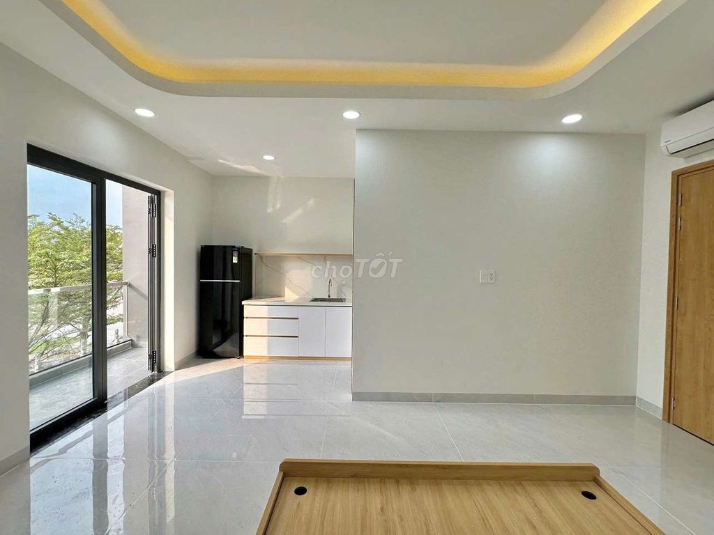 ОКНО СТУДИИ/БАНКЕТ ПРЯМО В КОРОЛЕВСКОМ ТОРГОВОМ ЦЕНТРЕ VIET-PHU MY HUNG - CRESCENT