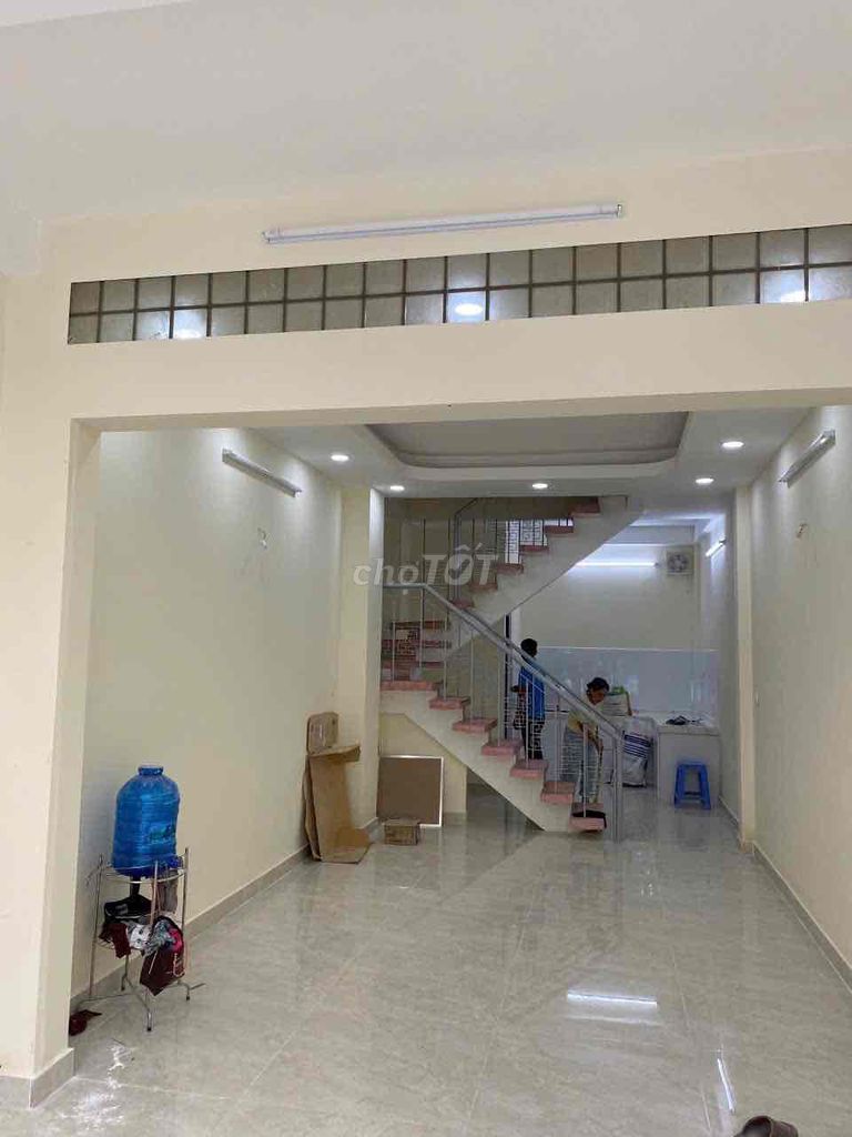 Cho thuê nhà Phan Văn Trị,P7,Gò Vấp 4x16m, 3 tầng giá 25tr/th