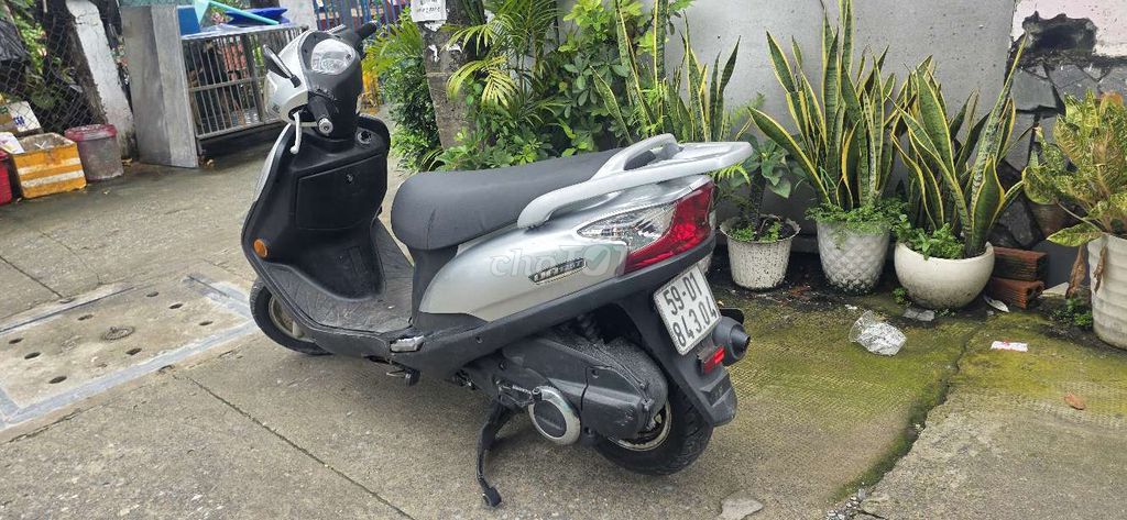 Xe máy Suzuki AU 125 màu bạc, động cơ zin. Mua bán Xe máy tại Huyện Hóc Môn Tp Hồ Chí Minh được đăng bởi Thanh Tung Mai hình 3