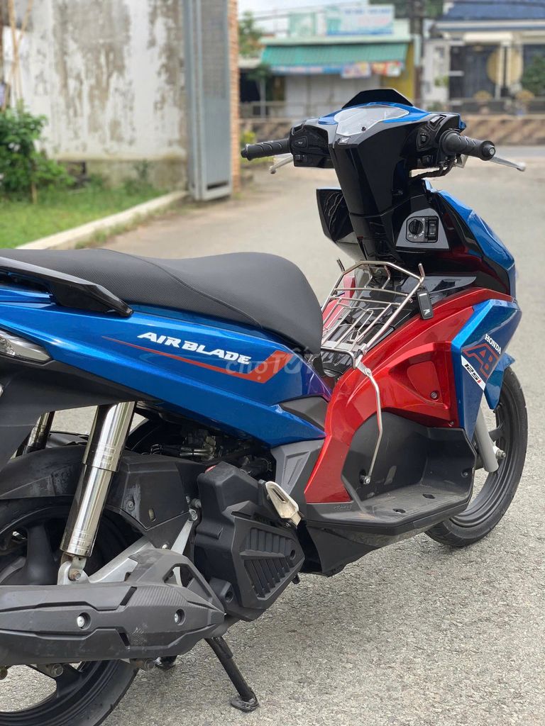 Honda Air Blade 2016 125 Đỏ Xanh. Mua bán Xe máy tại Huyện Trảng Bom Đồng Nai được đăng bởi Của Hàng Xe Máy U Phong hình 9