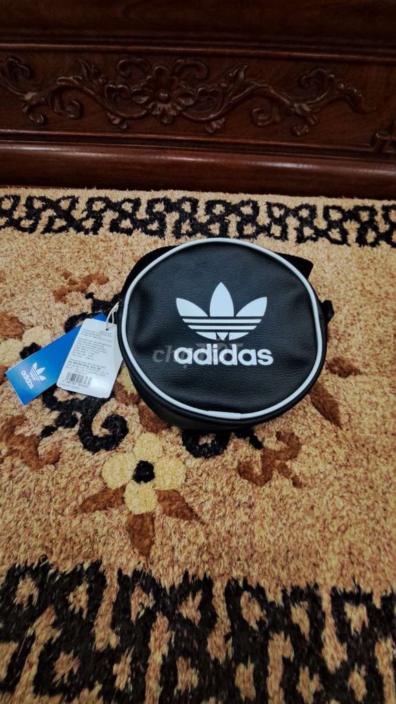 Túi đeo chéo Adidas AC Round Bag Đen. Mua bán Túi xách tại Huyện An Dương Hải Phòng được đăng bởi Tiến hình 1