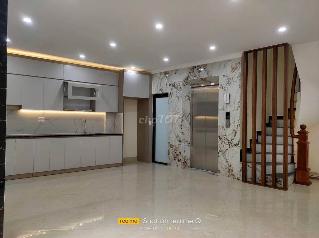 Дом 47 м2 5 этажей с лифтом, Тхань Три, автостоянка
