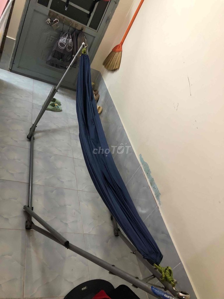 Võng xếp Kim loại và cái ghế cần thanh lý. Mua bán Nội thất, đồ gia dụng khác tại Huyện Nhà Bè Tp Hồ Chí Minh được đăng bởi Lê Lợi  hình 1