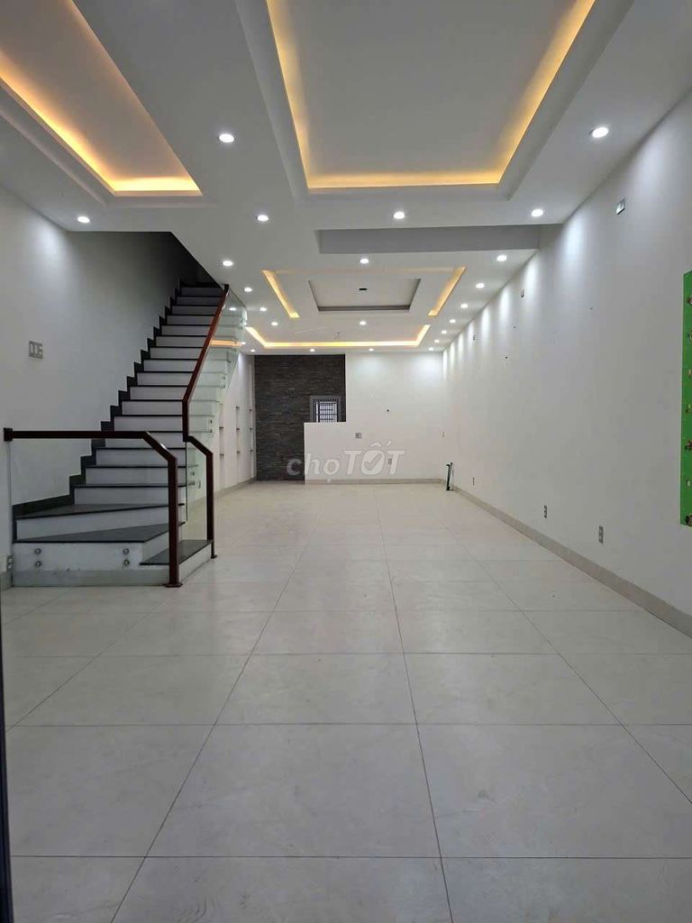 Аренда · 4 комн. · 100 м² · Quận Cẩm Lệ, ул. Đường Thái Văn Lung