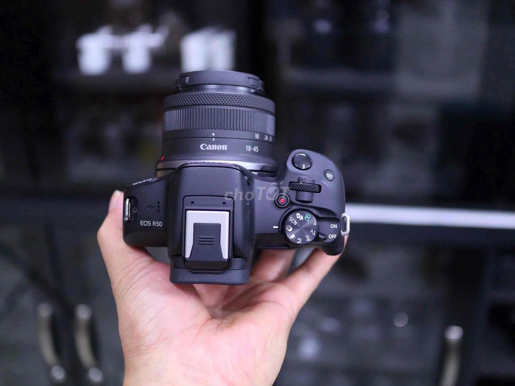 Máy ảnh Canon R50 18-45STM +Lens 18-45STM. Mua bán Máy ảnh, Máy quay tại Thành phố Thủ Dầu Một Bình Dương được đăng bởi Chinh Lee hình 1
