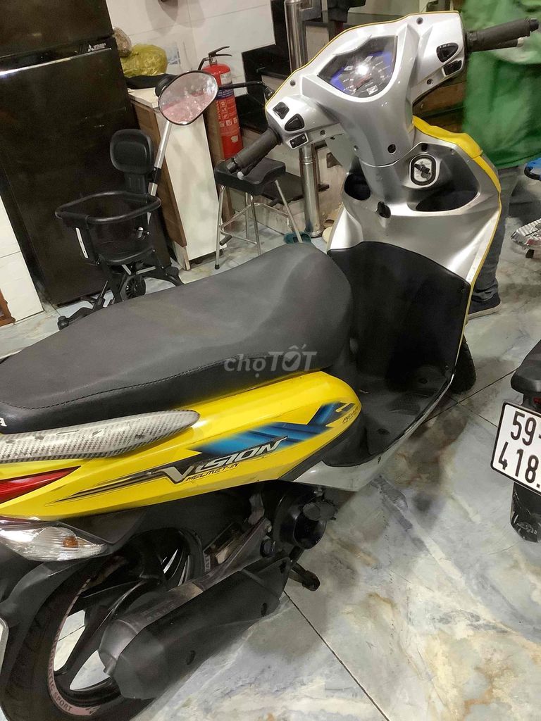 Vision màu vàng zin Fi xe biển số thành phố. Mua bán Xe máy tại Quận Bình Tân Tp Hồ Chí Minh được đăng bởi Son hình 2