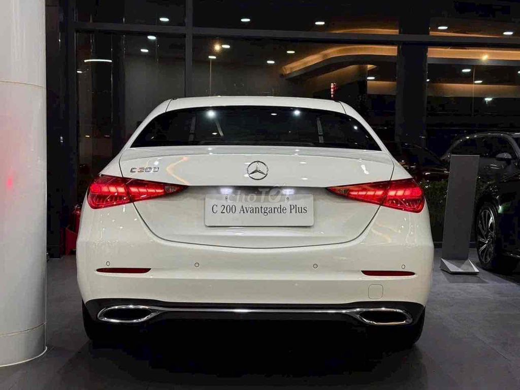 Mercedes-Benz C-Class 2025 photo 3