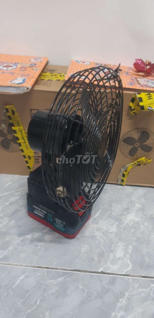 Quạt lồng sắt chân pin phổ thông 18v makita