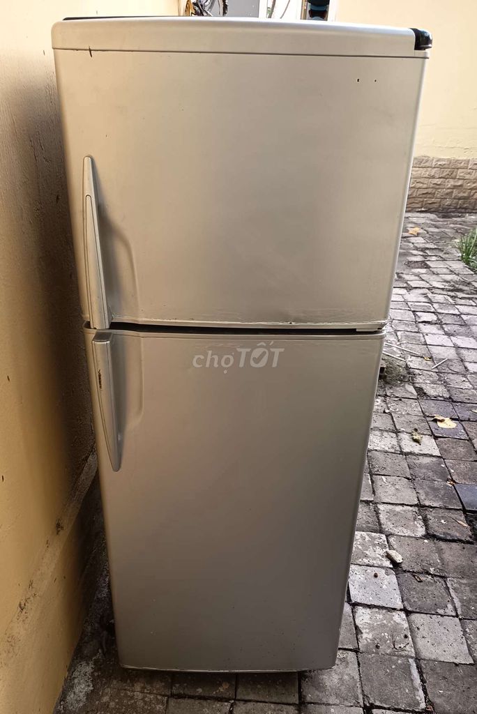 Tủ lạnh 178 lít Xám. Mua bán Tủ lạnh tại Thành phố Thủ Đức Tp Hồ Chí Minh được đăng bởi Nguyễn Đức Chung hình 1