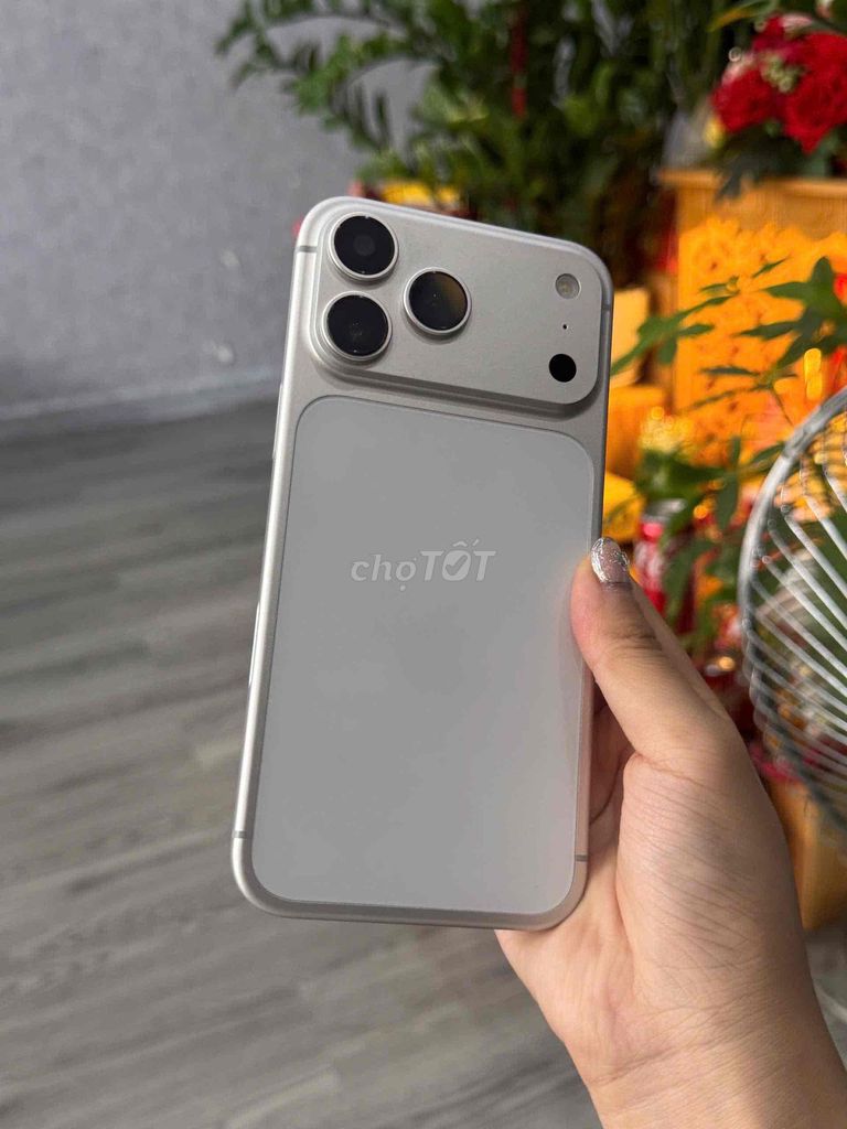 14prm độ 17prm trắng đưa 8tr nhận máy. Mua bán Điện thoại tại Quận Thanh Khê Đà Nẵng được đăng bởi BÔN APPLE 19 Bàu Hạc 3 hình 1