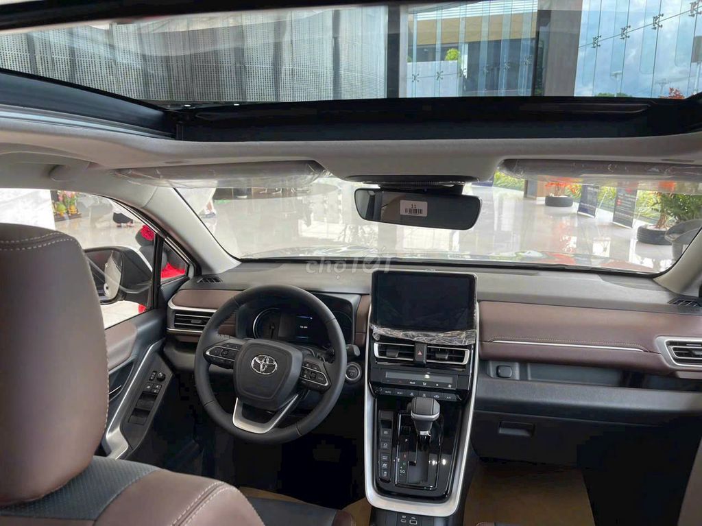 INNOVA CROSS HYBRID - xe giao ngay GIÁ TỐT. Mua bán Ô tô tại Quận 12 Tp Hồ Chí Minh được đăng bởi Hiếu Toyota Quận 12 hình 4