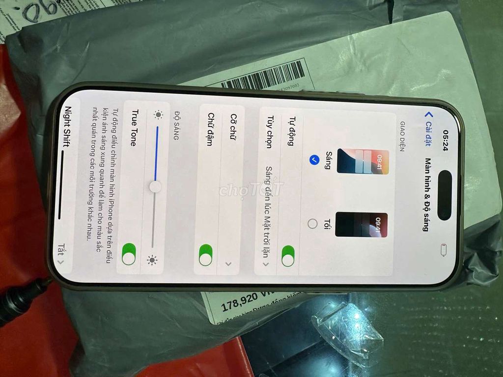 iPhone 16 Pro Max 256GB Vàng Mỹ. Mua bán Điện thoại tại Huyện Hoài Đức Hà Nội được đăng bởi Tạ Thùy Lâm hình 1