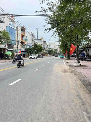 Аренда · 3 комн. · 105 м² · Thành phố Thủ Đức, ул. Đường Man Thiện