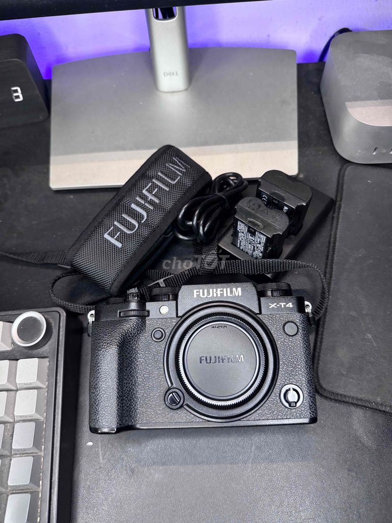 pass thanh lý body fuji xt4. Mua bán Máy ảnh, Máy quay tại Quận Cầu Giấy Hà Nội được đăng bởi Minh Tuan hình 1