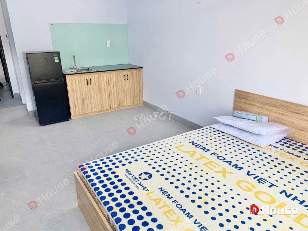 Balcony room with private washer on Dũng Sĩ Thanh Khê — photo 3