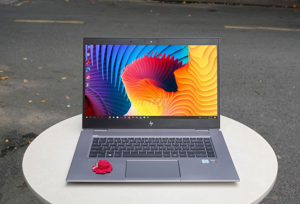 Máy trạm HP ZBook Studio G5 15.6" Core i7-8750H